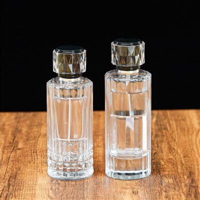 Botol Minyak Wangi Vintaj Dengan Pam