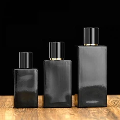 Minyak Wangi Wanita Dalam Botol Hitam